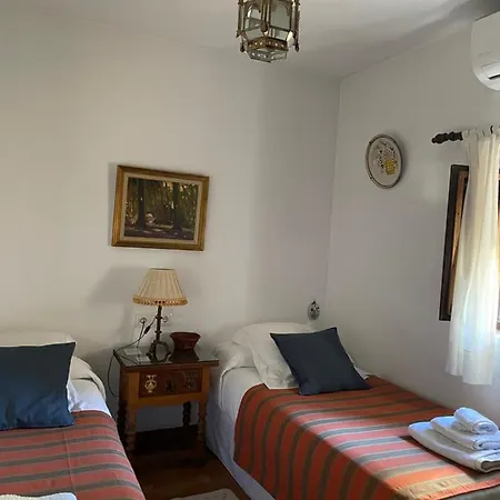 Guest house La Casita Del Corralon 2*
